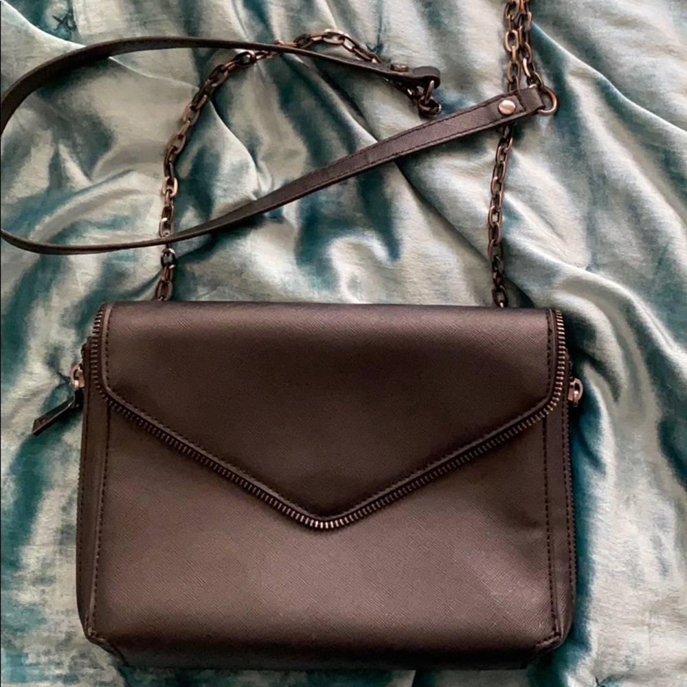 Black Zipper Crossbody